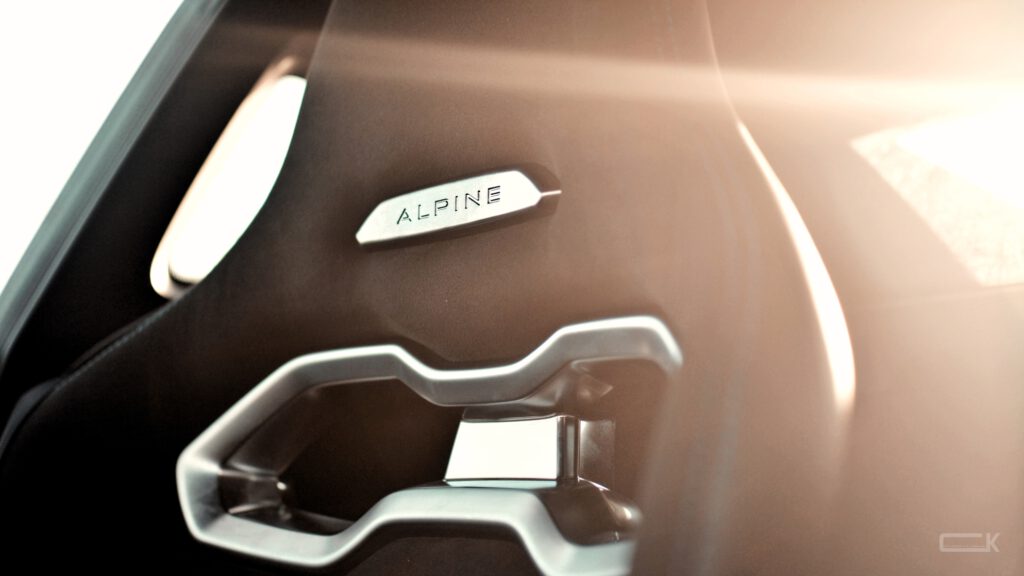 Alpine A110 w wersji Pure. Mniejsza masa, jeszcze więcej frajdy