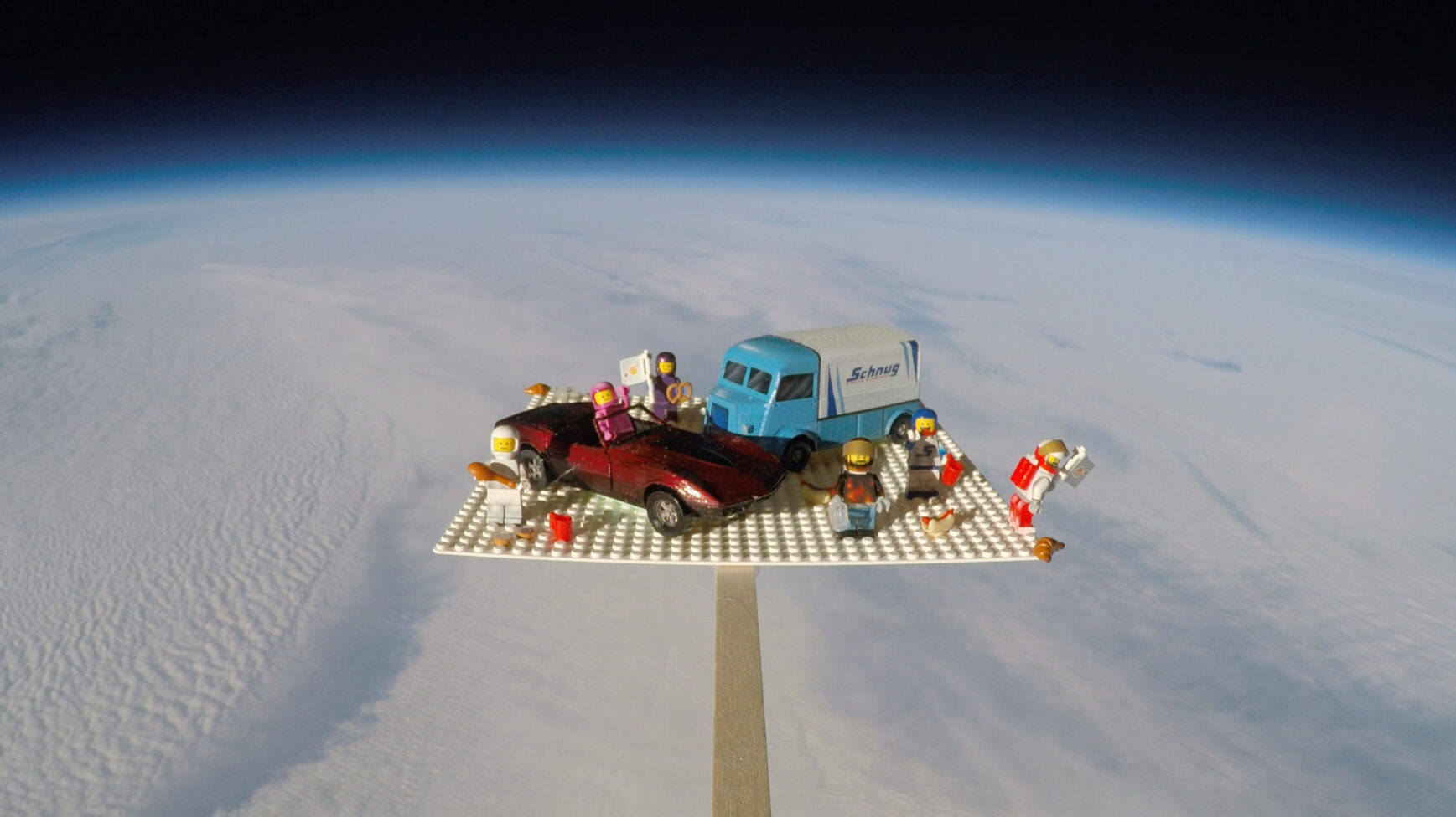 Śniadanie & Gablota w stratosferze