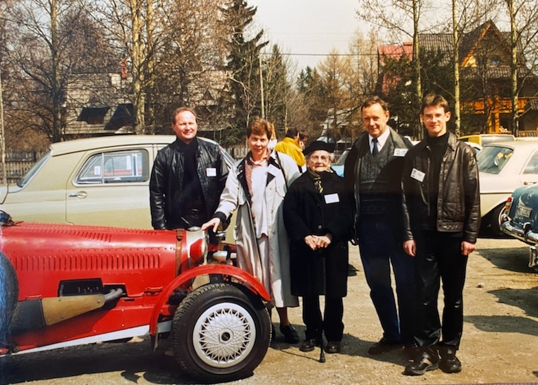 Jerzy Sokołowski (pierwszy z lewej), Stanisława Ripper - żona Jana Rippera (w centrum) i Jan Ripper Junior (drugi z prawej), Zakopane, 2003 r.
